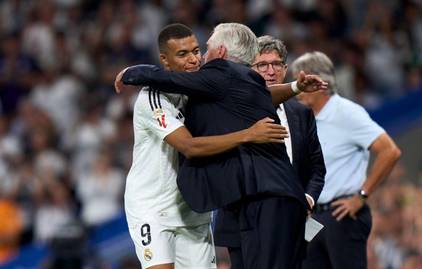 Ancelotti lặng lẽ hỏi thăm Mbappe giữa 'tâm bão' 543592