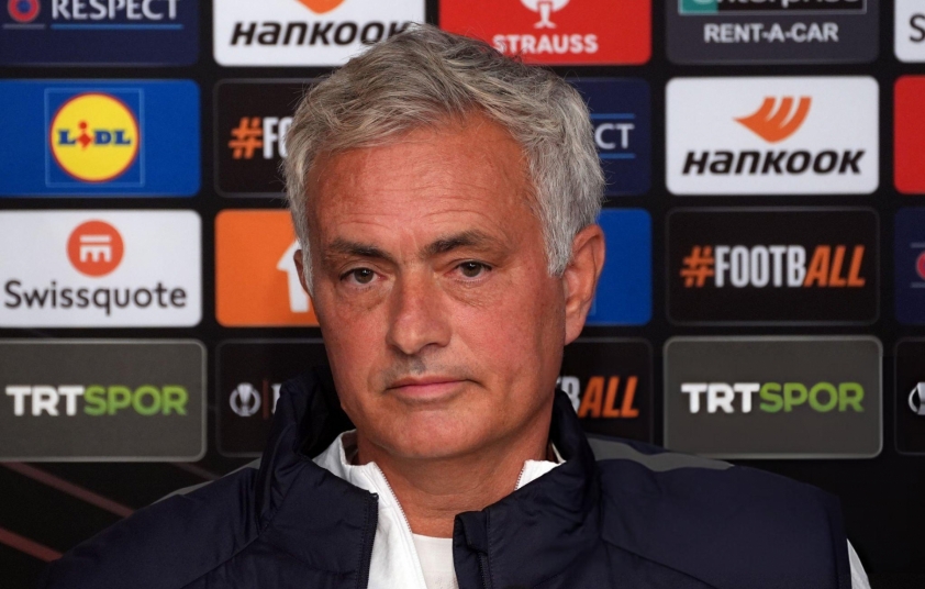 Mourinho 'ghen tị' với Ten Hag, nói lời chân thành với MU 546447