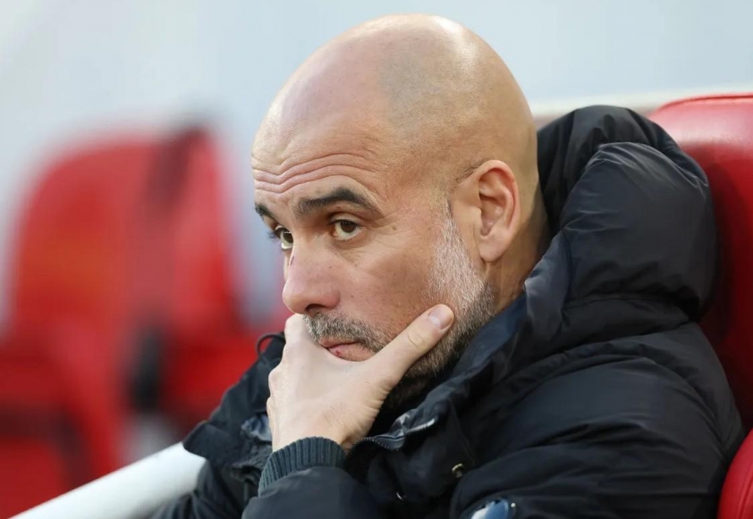 Pep Guardiola suýt đánh nhau với CĐV MU trên phố 566079