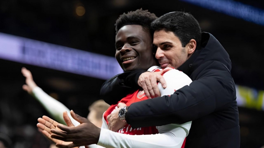 Mikel Arteta muốn Saka học tập Messi và Ronaldo 569353